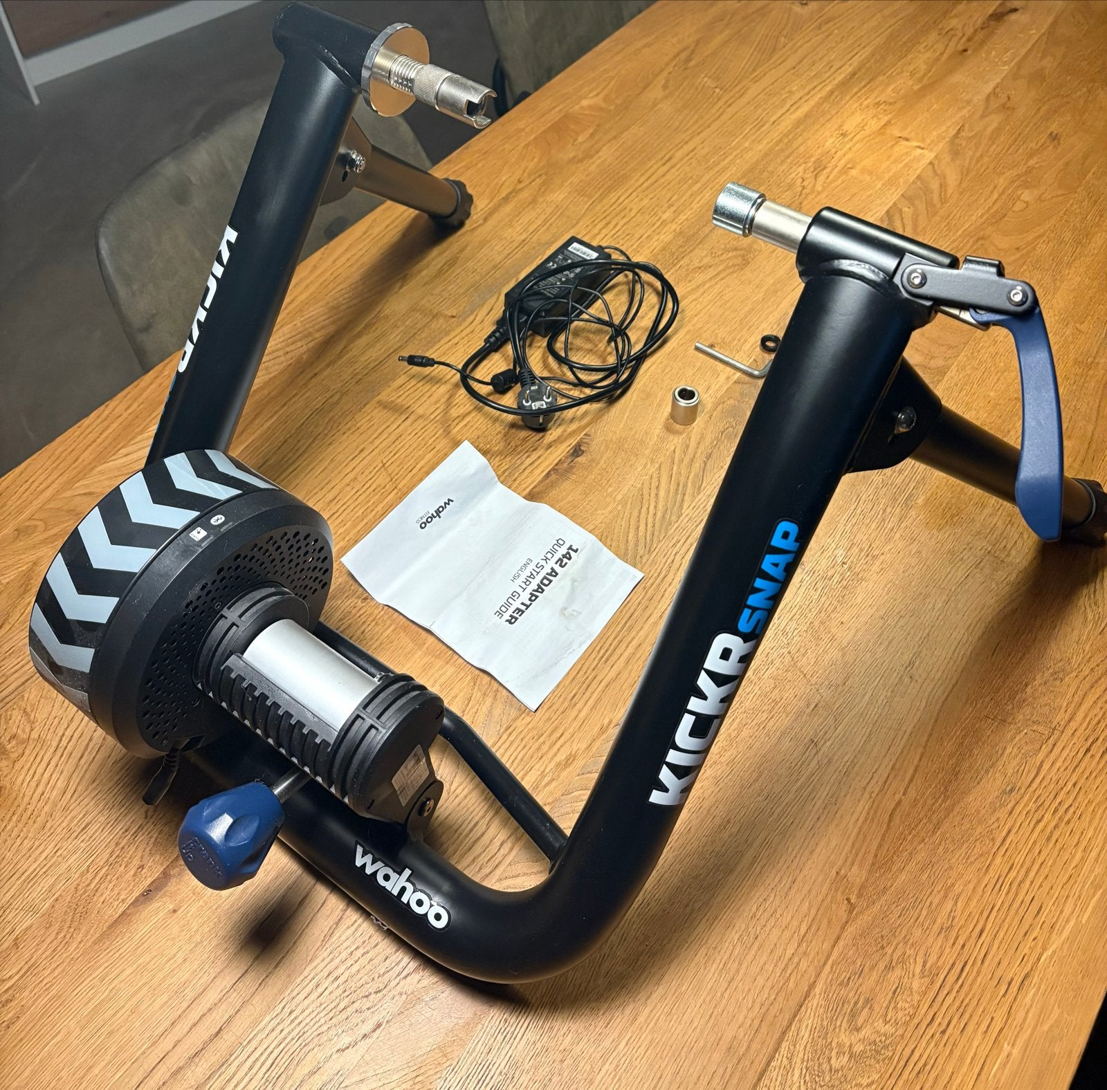Wahoo KICKR SNAP Smart Fietstrainer met voorwielsteun, Sport en Fitness, Ophalen, Zo goed als nieuw, Overige typen