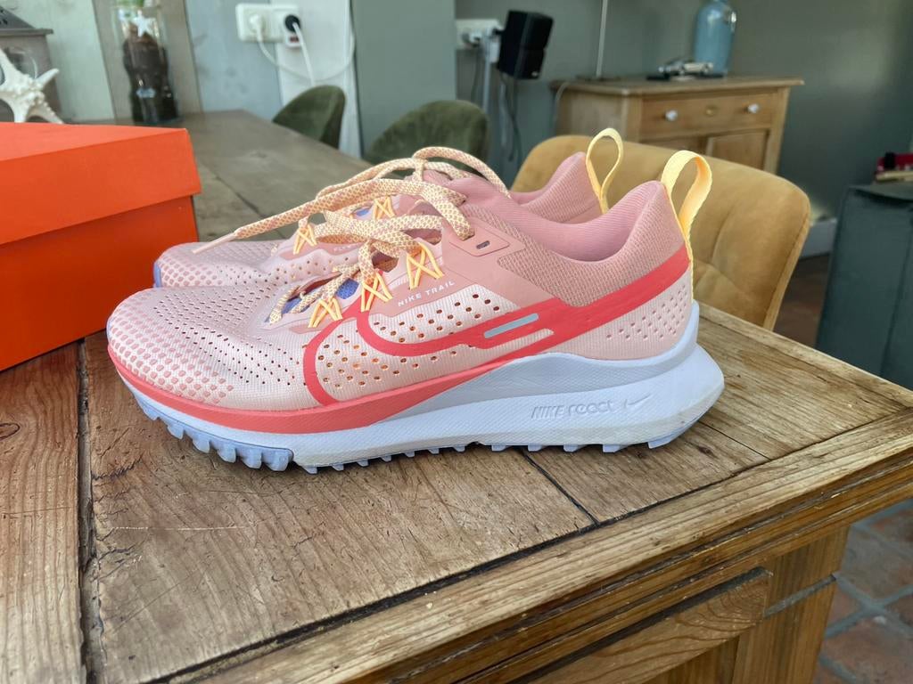 Nike sneakers maat 40 kleur oranje/roze, Kleding | Dames, Schoenen, Nieuw, Oranje, Ophalen of Verzenden, Sneakers of Gympen