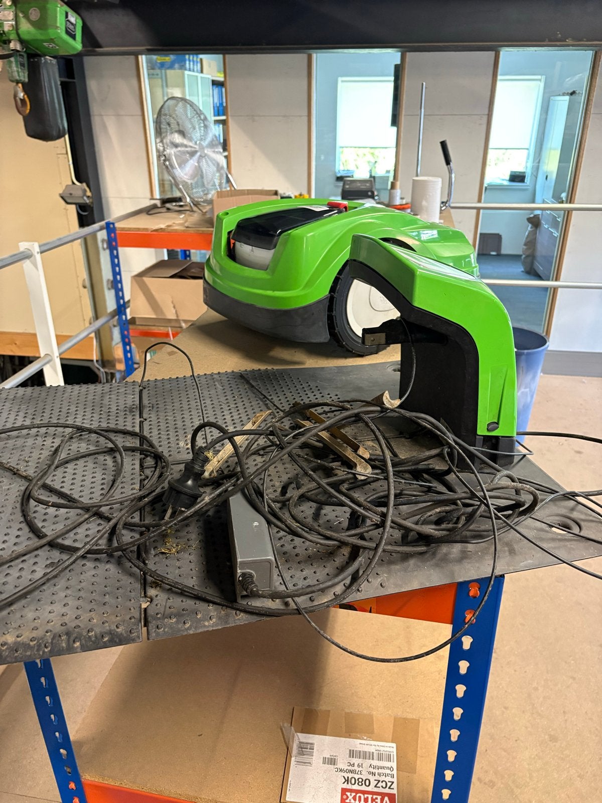 Viking iMow MI 422.1 P Robotmaaier - Zo goed als nieuw, Ophalen, Cirkelmaaier, Minder dan 30 cm, Accu-grasmaaier