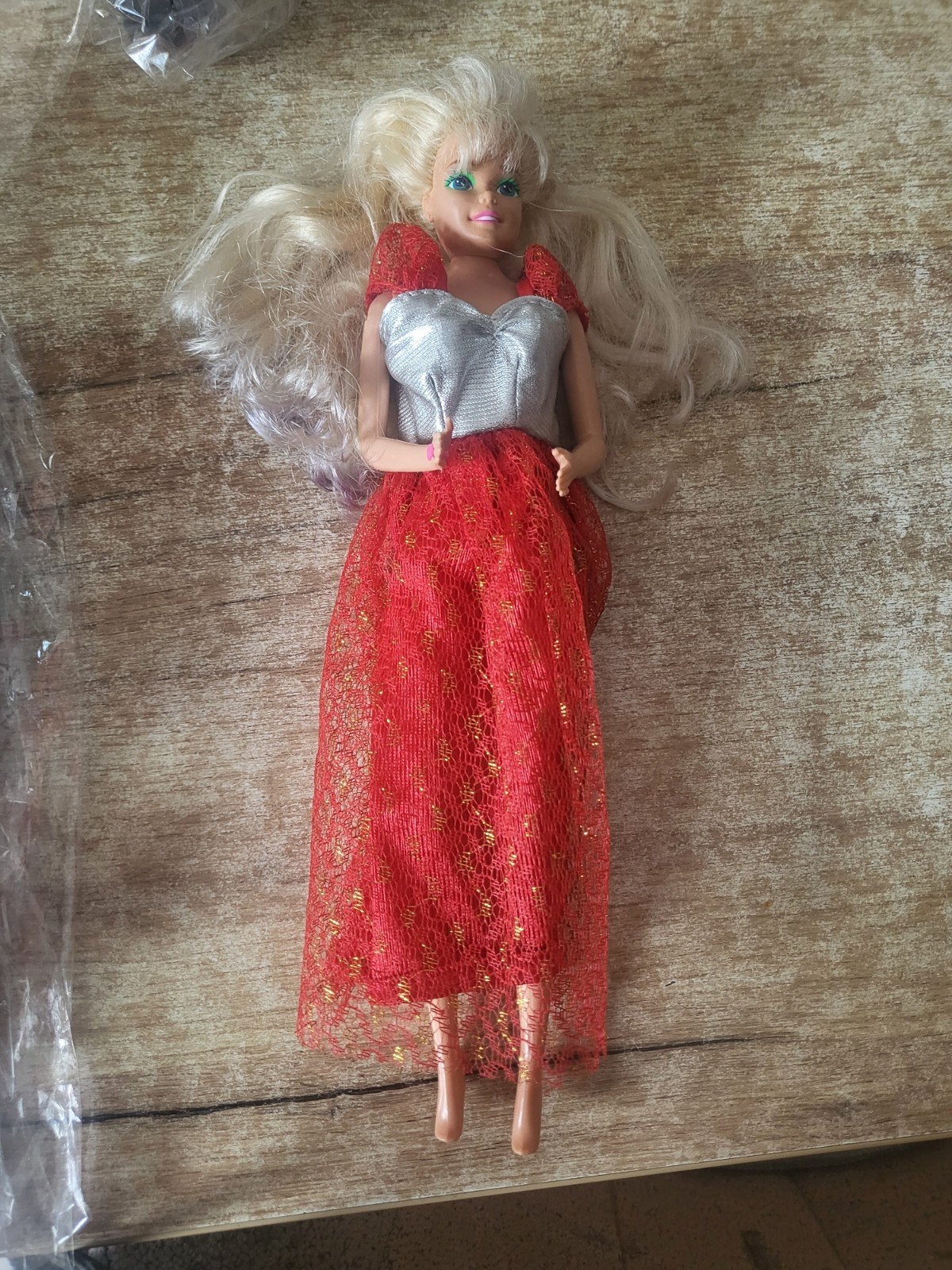 Barbie pop in rode jurk, Ophalen of Verzenden, Barbie