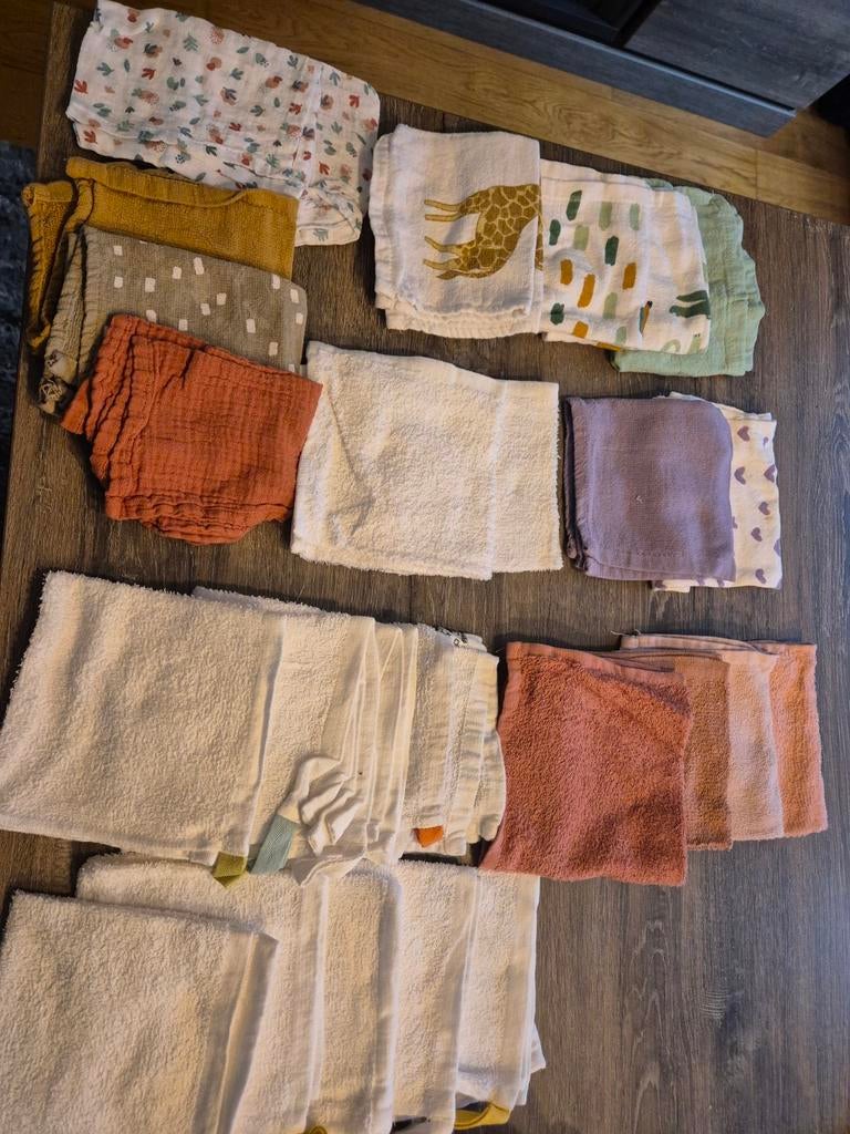 Grote set spuugdoekjes en slabbers (27+9 stuks)nieuw, Ophalen of Verzenden, Gebruikt, Jongetje of Meisje