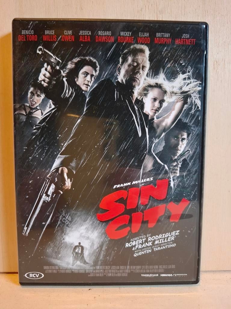 Sin City - Bruce Willis Benicio del Toro - Actie - DVD, Cd's en Dvd's, Dvd's | Actie, Zo goed als nieuw, Actie, Vanaf 16 jaar
