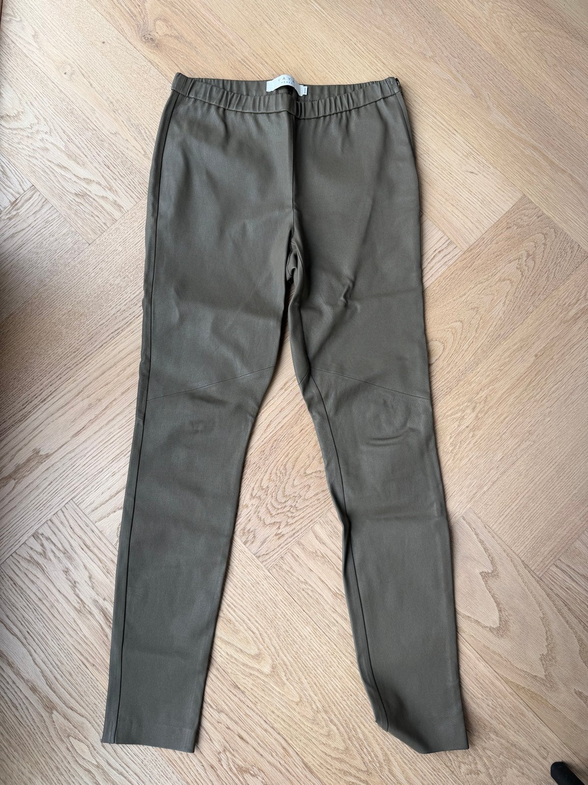 Yaya mooie leren legging taupe maat 40, Ophalen of Verzenden, Gedragen, Maat 38/40 (M), Overige kleuren