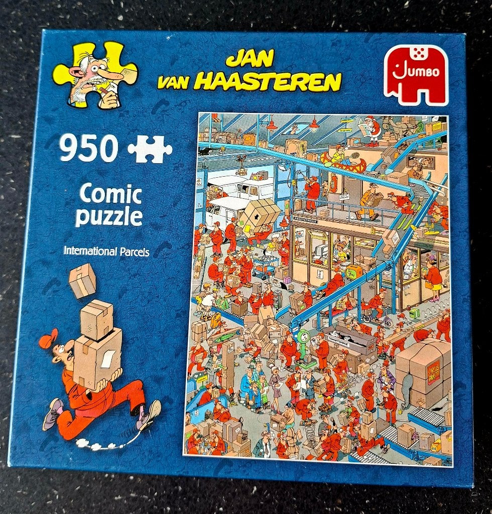 Jan van Haasteren puzzel International Parcels 950st, Ophalen of Verzenden, 500 t/m 1500 stukjes, Zo goed als nieuw, Legpuzzel