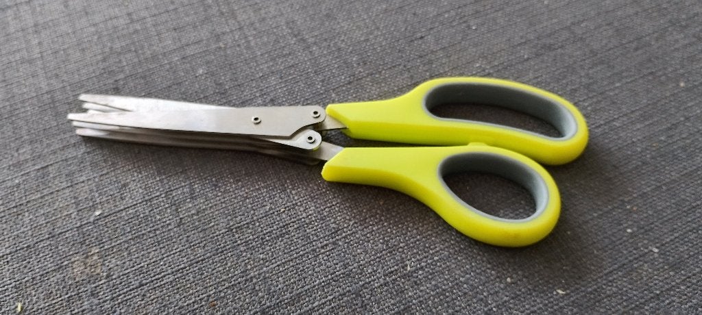Kruidenschaar kniplengte 10 cm. €1, Ophalen, Overige typen, Zo goed als nieuw, Overige materialen