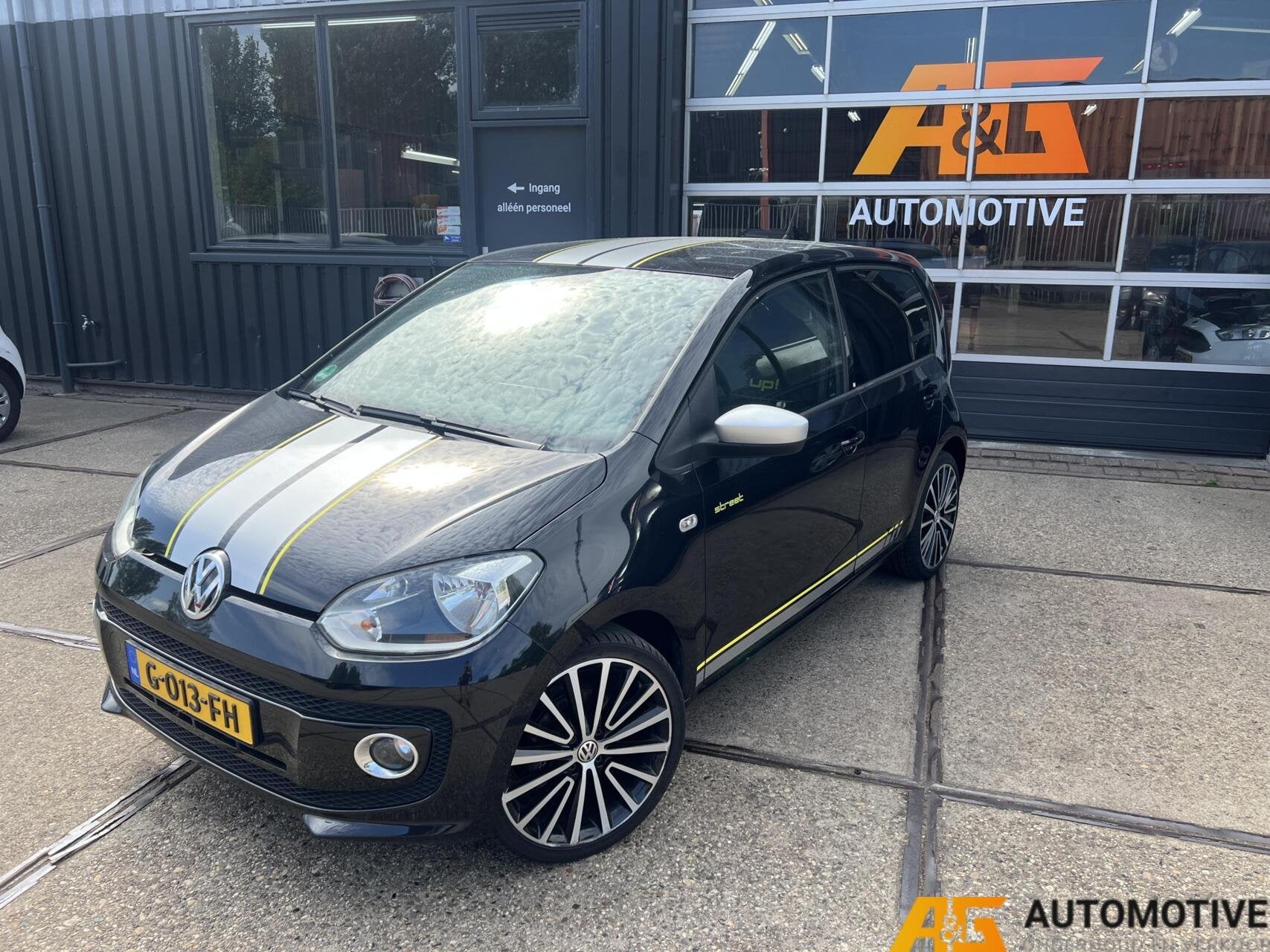 Volkswagen High Up! "Street" 75PK 5DRS Zwart 2015| Bomvol! |, Voorwielaandrijving, Euro 5, Up!, 4 stoelen