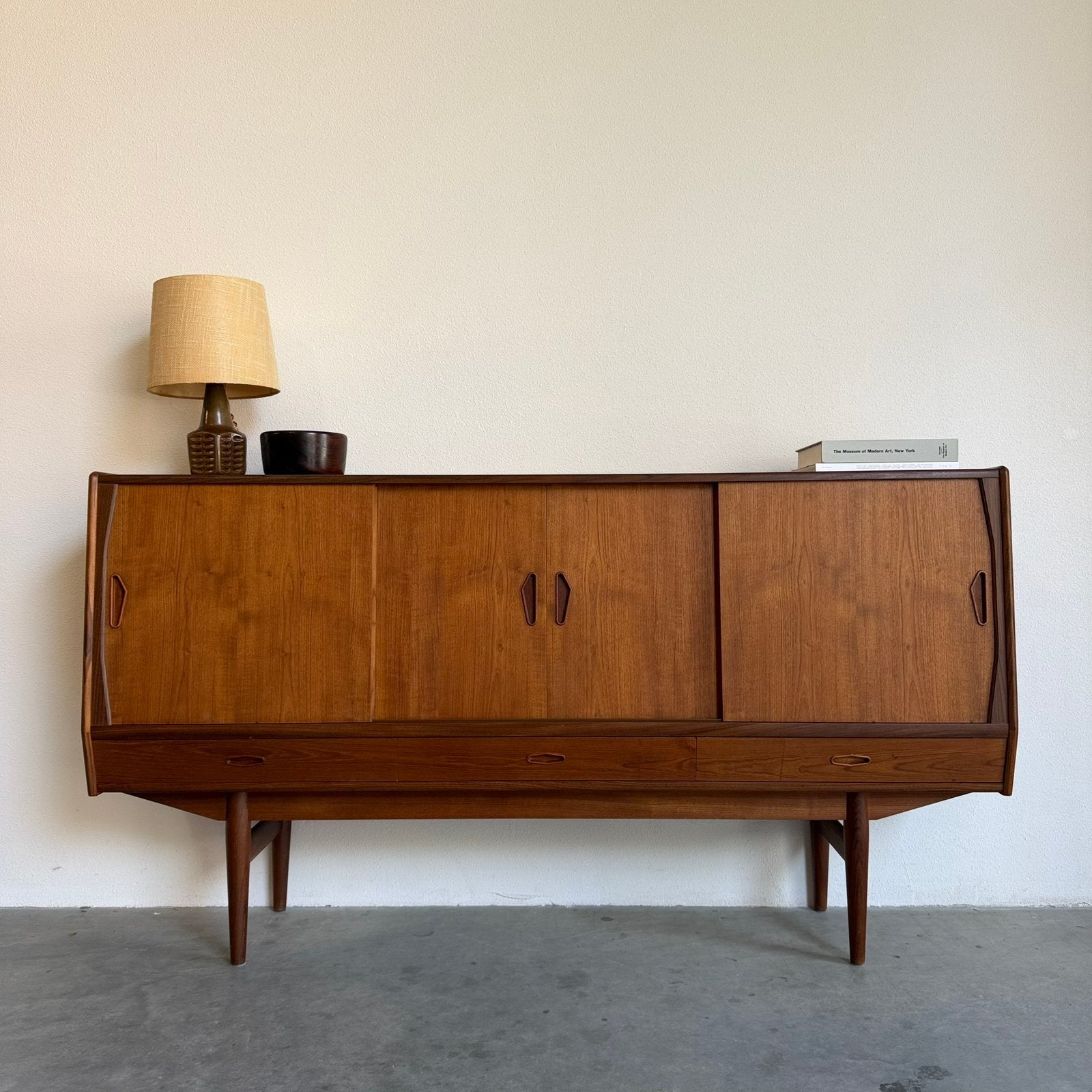 VINTAGE | HIGHBOARD | TEAK | DEENS | BAR | LADES, Deens design vintage, Gebruikt, Met deur(en), Teakhout
