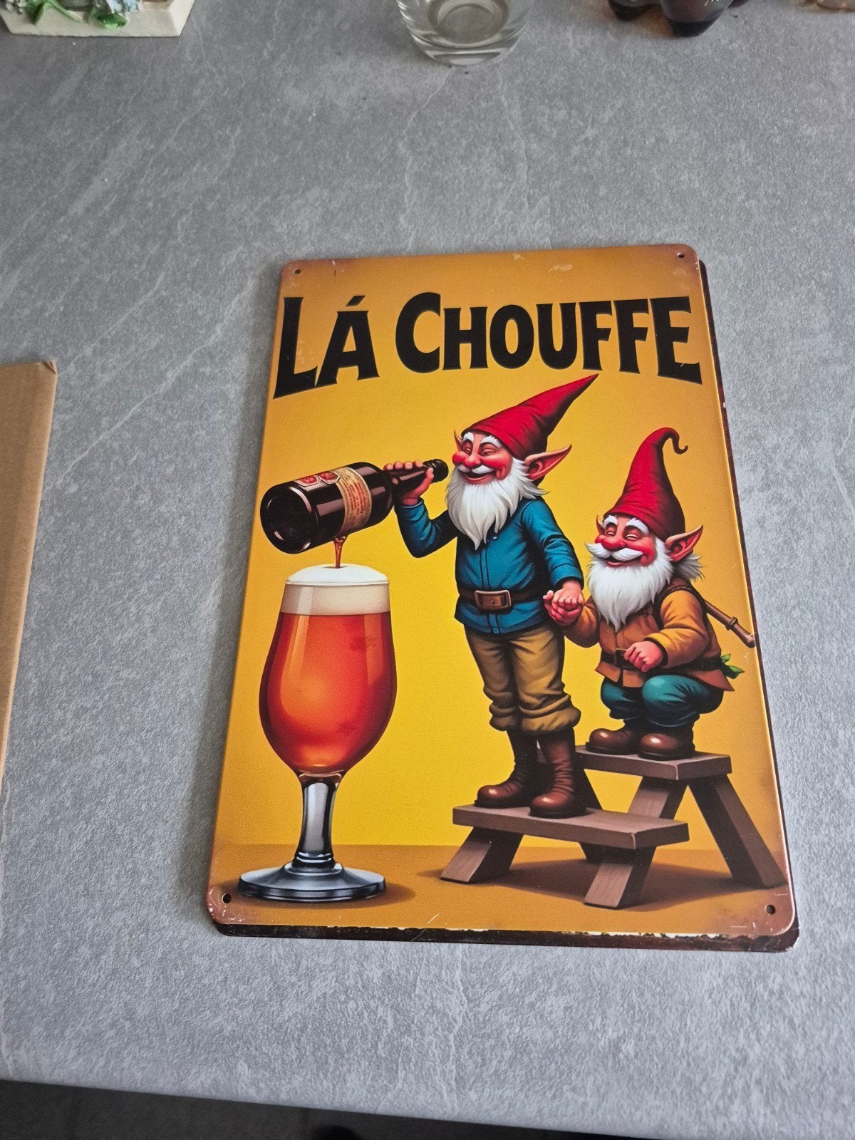 La Chouffe metalen wandbord - Kabouter bier reclame, Ophalen of Verzenden, Zo goed als nieuw, Reclamebord