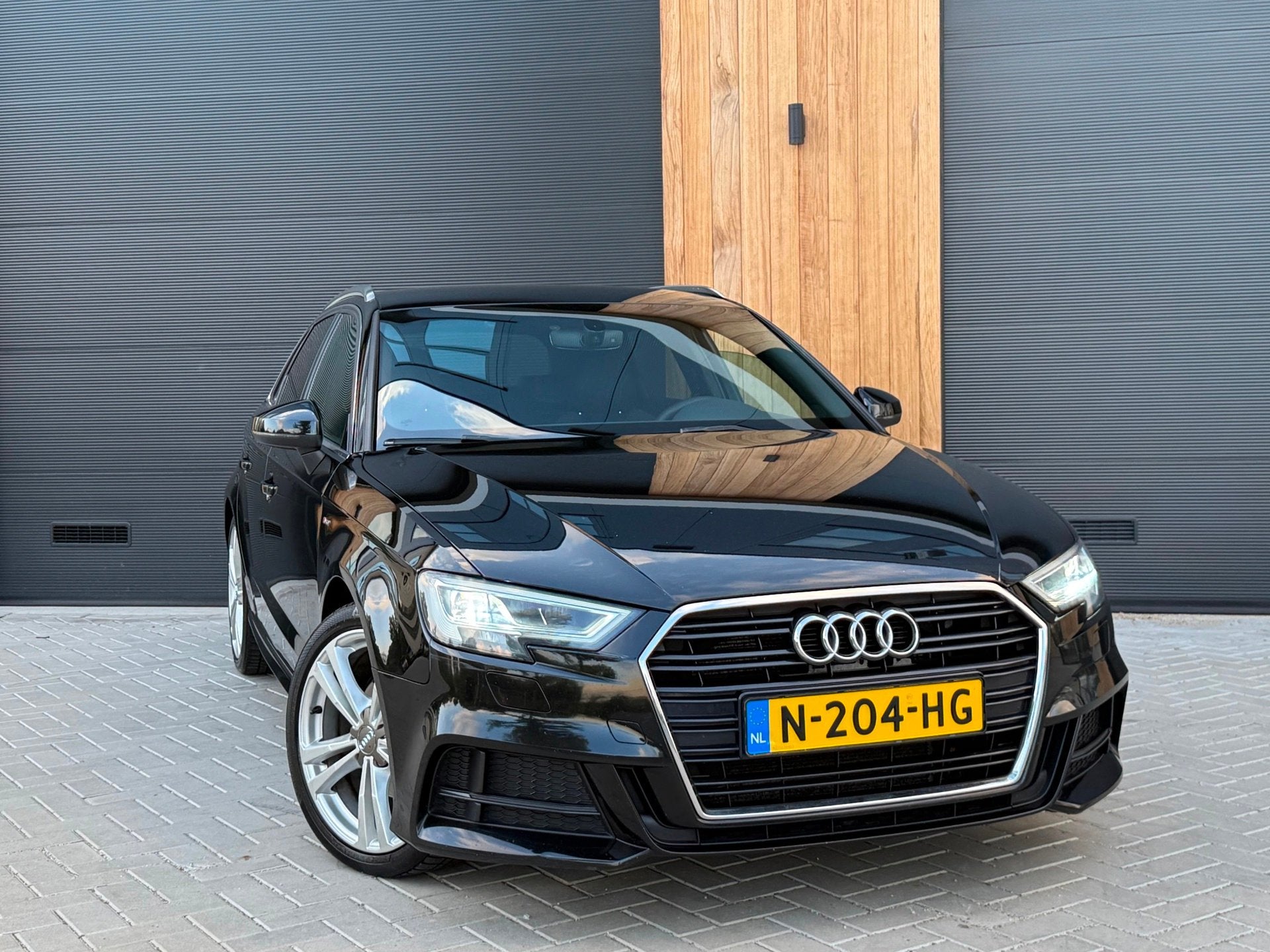 Audi A3 Sportback 1.6 TDI S-Line MATRIX|FACELIFT|AUTOMAAT|XE, Auto's, Gebruikt, 4 cilinders, Leder en Stof, Zwart