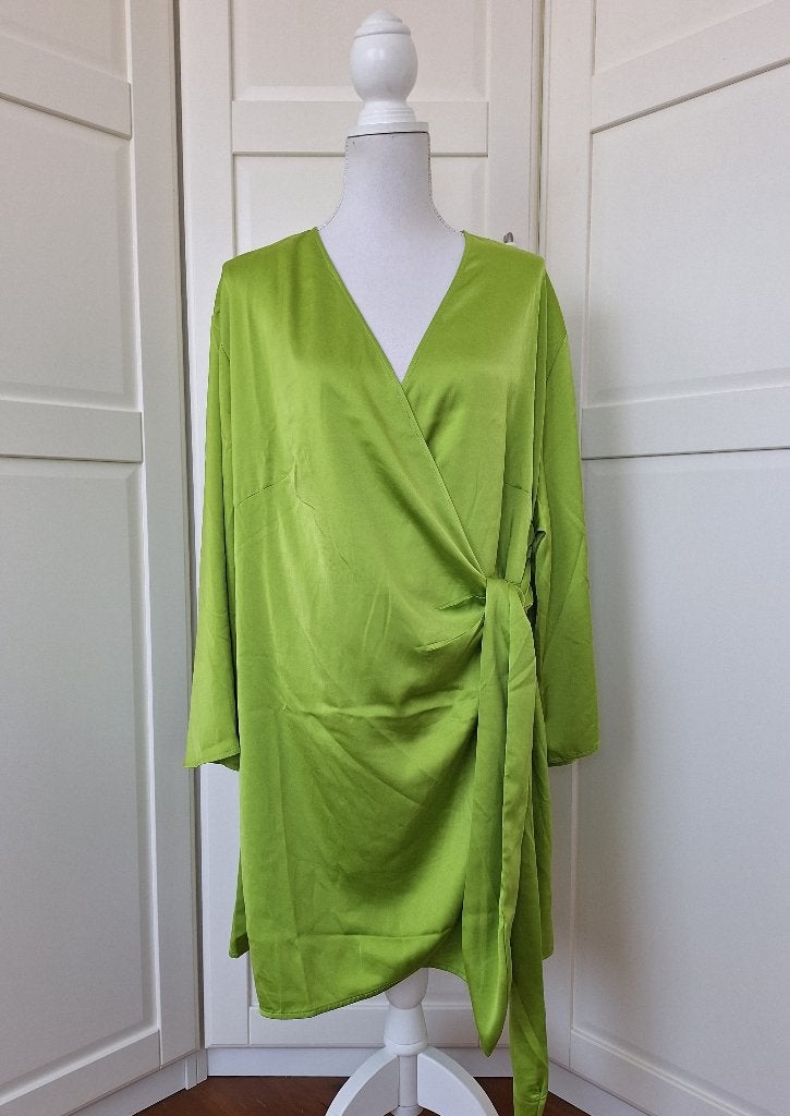 H&M nieuwe lime groene satijnen overslag tuniek jurk XL XXL, Kleding | Dames, H&M, Maat 46/48 (XL) of groter, Nieuw, Ophalen of Verzenden