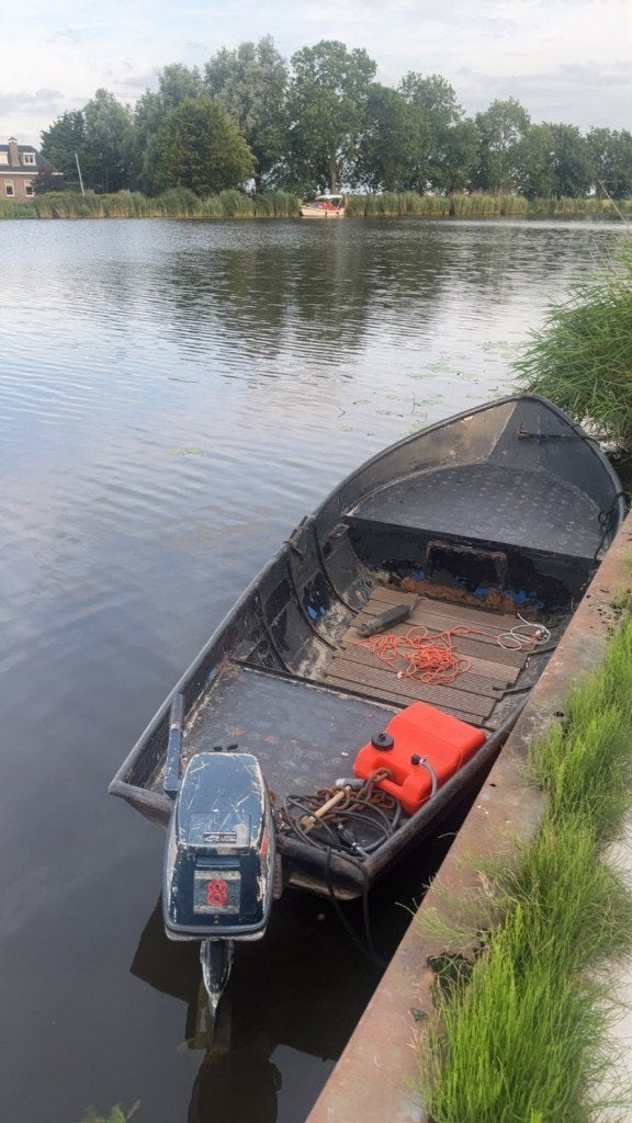 Stevige IJzeren Vis- en Vaarboot met 8pk Motor, Ophalen, Gebruikt, Overige typen