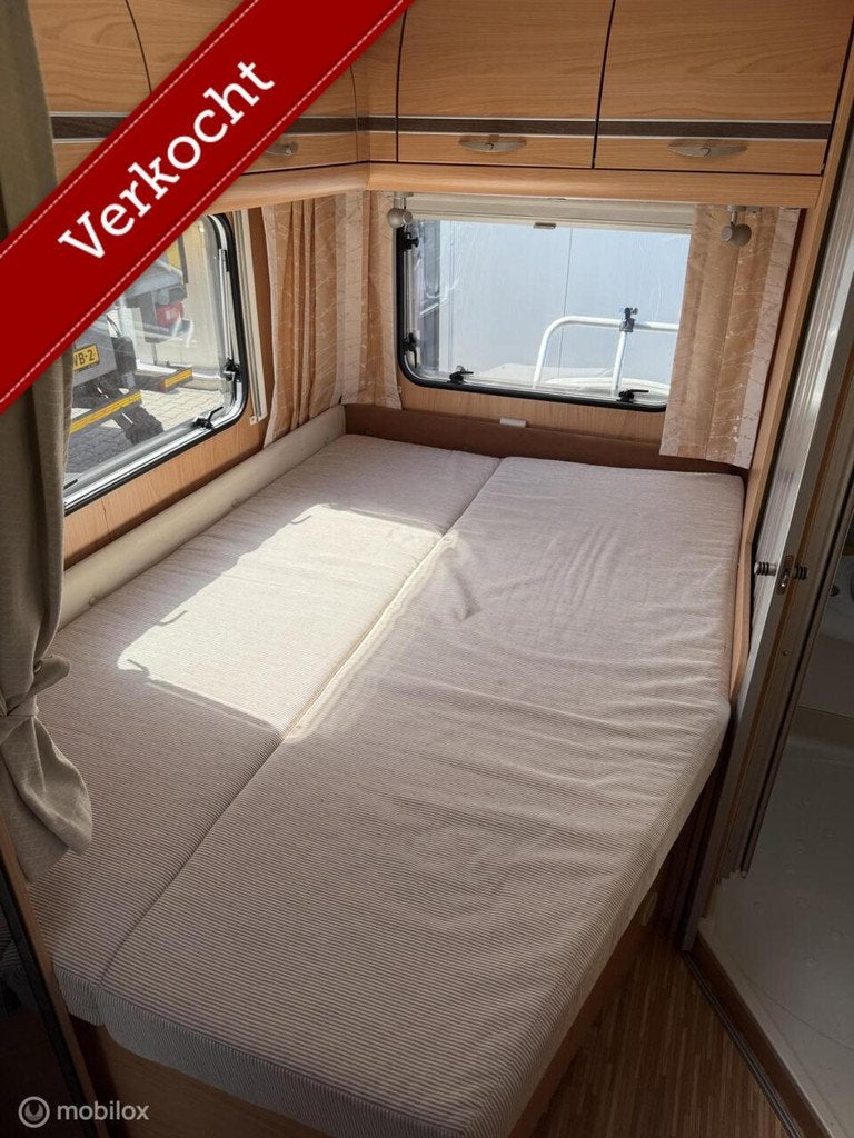 Bürstner Solano T615 Frans bed Zonnepaneel Fietsenrek, Caravans en Kamperen, Koelkast, Luifel, Tot en met 2, 6 tot 7 meter