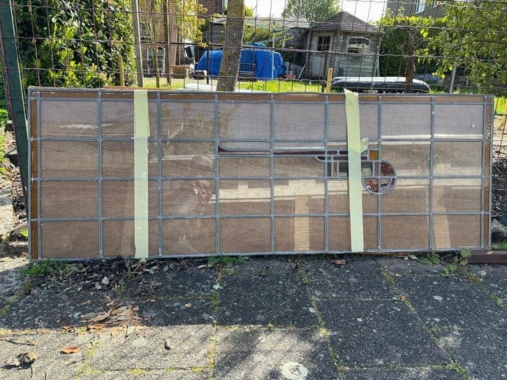 Oude glas in loodramen voor schuifdeuren, Ophalen