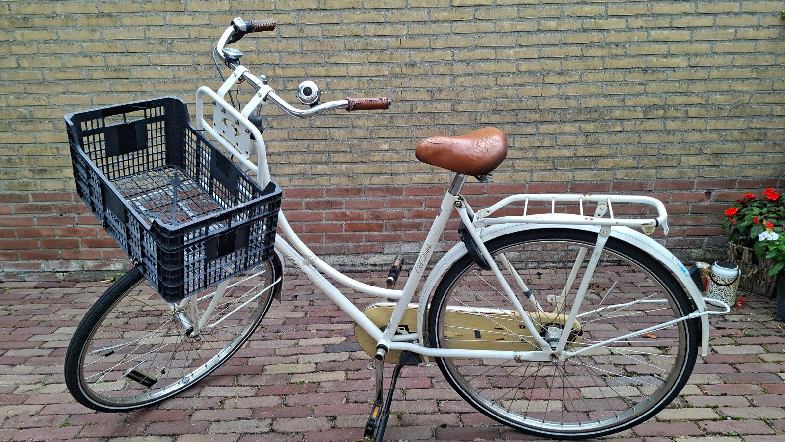 Witte meiden fiets Batavus, Ophalen, Terugtraprem, Versnellingen, Batavus