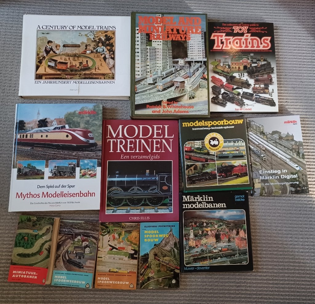 11 Boek Modelspoor Modeltrein modelbaan Marklin & Faller AMS, Hobby en Vrije tijd, Gebruikt, Gelijkstroom of Wisselstroom, Märklin