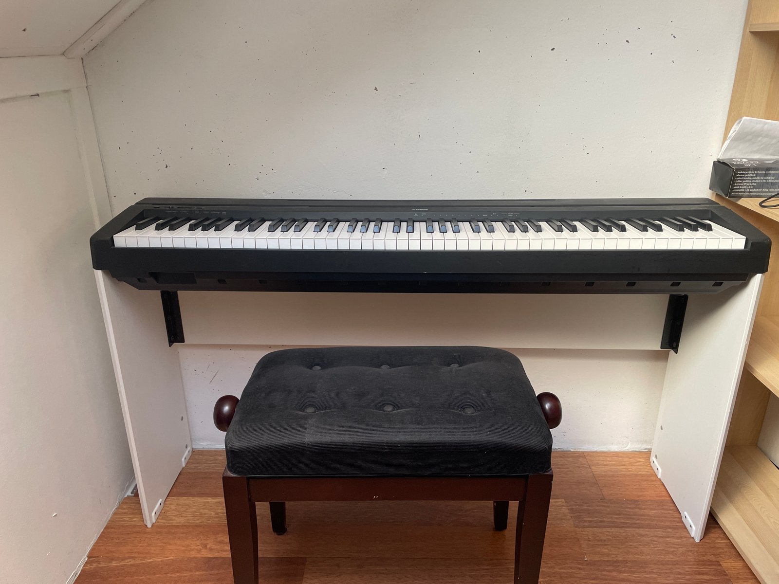Yamaha Digital Piano P-45 met wit onderstel, Gebruikt, Zwart, Digitaal, Ophalen of Verzenden