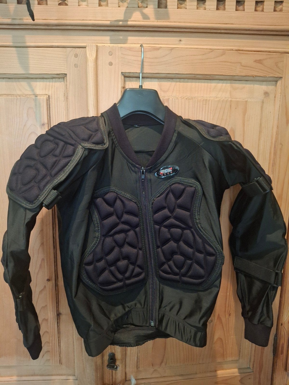 bodyprotector Kinder maat 164 zo goed als nieuw, Ophalen of Verzenden, Tweedehands, Kinderen, Jas | textiel