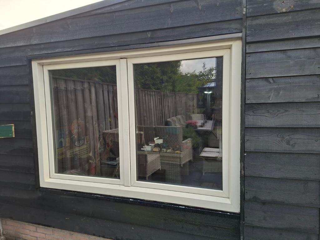 Pvc raam kozijn met dubbel glas, Ophalen, Gevelraam of Ruit, Gebruikt, 120 tot 160 cm