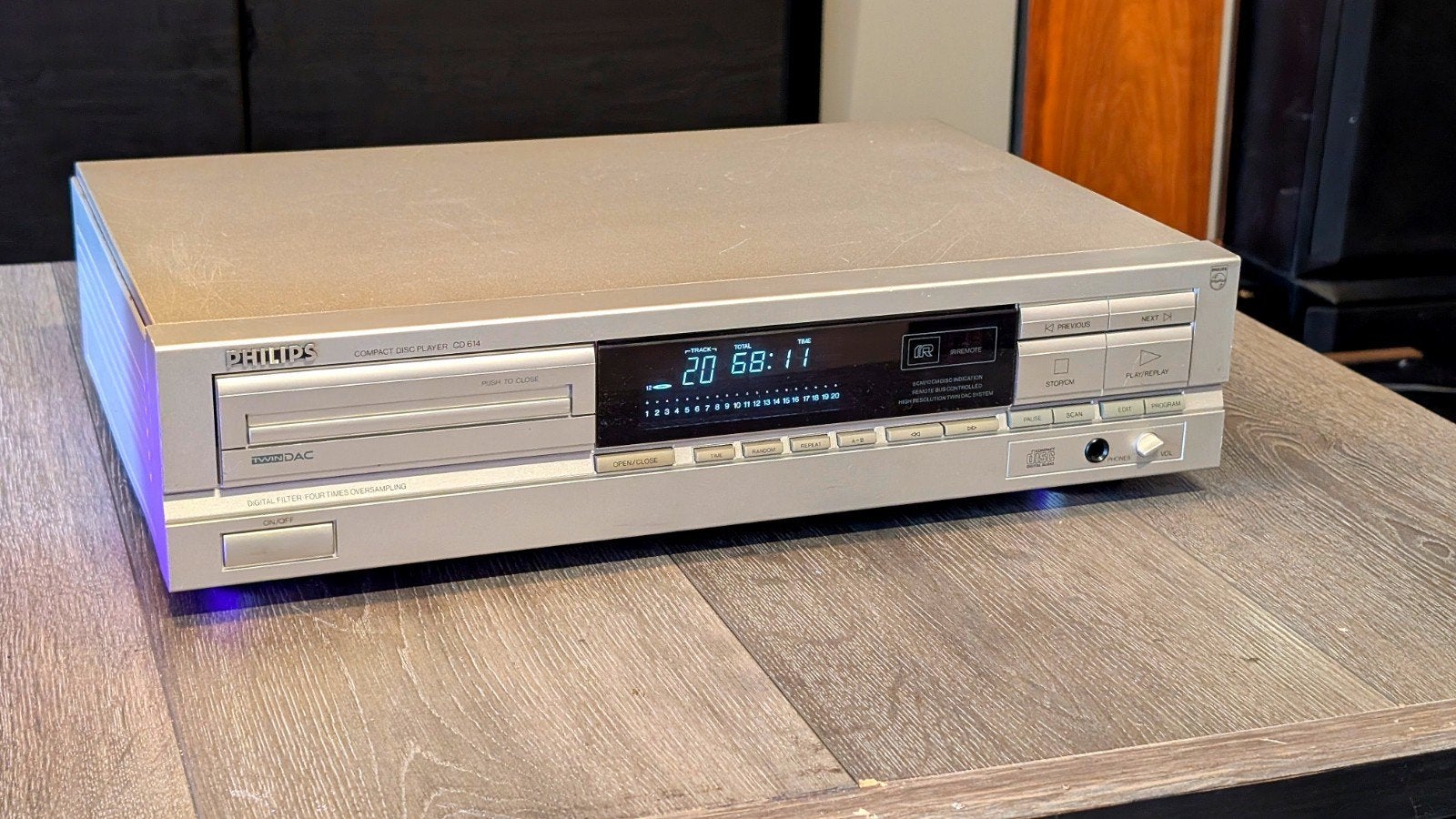 PHILIPS CD614 • GARANTIE • ZILVER • VOLLEDIG GESERVICED, Audio, Tv en Foto, Philips, Rick's Audio 
De Kempen 18 
6021PZ Budel 
+31 (0)495 785698
info@ricks-audio.com