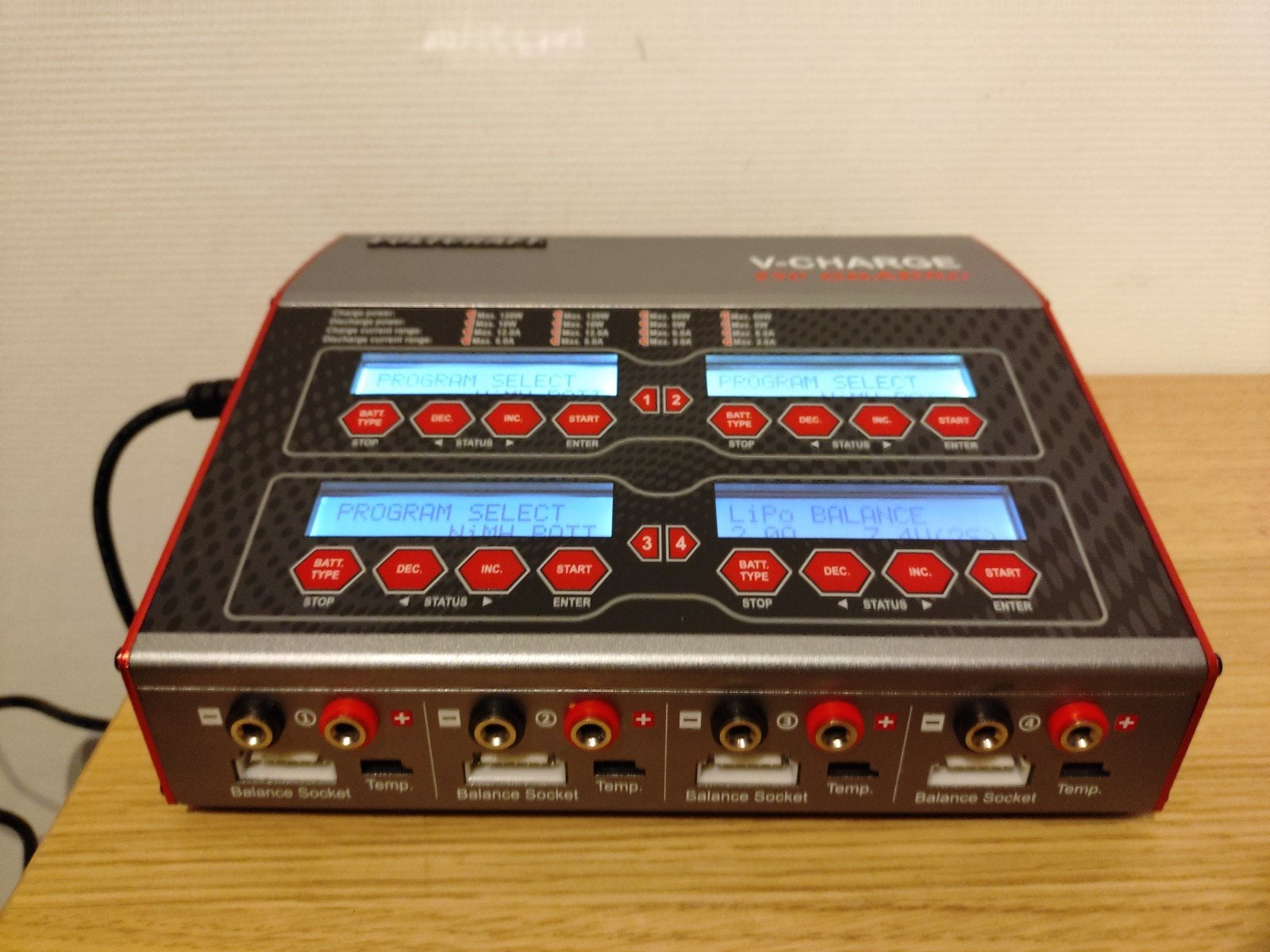 Reely V-Charge 240 Quadro lipo lader etc, Ophalen, Nieuw, Overige schalen, Onderdeel