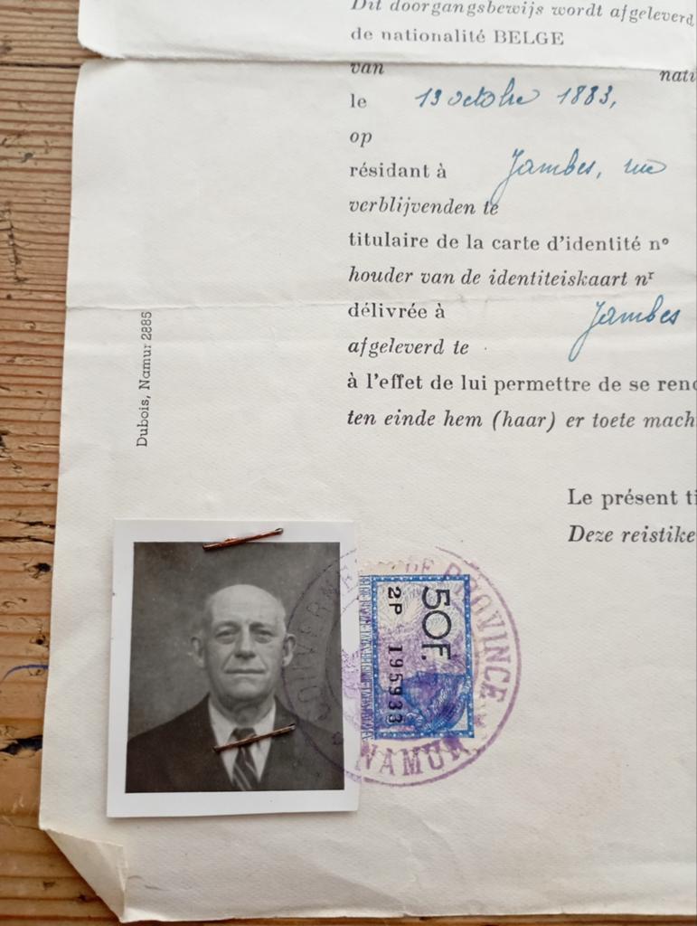 Vintage 1947 Doorgang bewijs+ pasfoto stempel, Ophalen of Verzenden