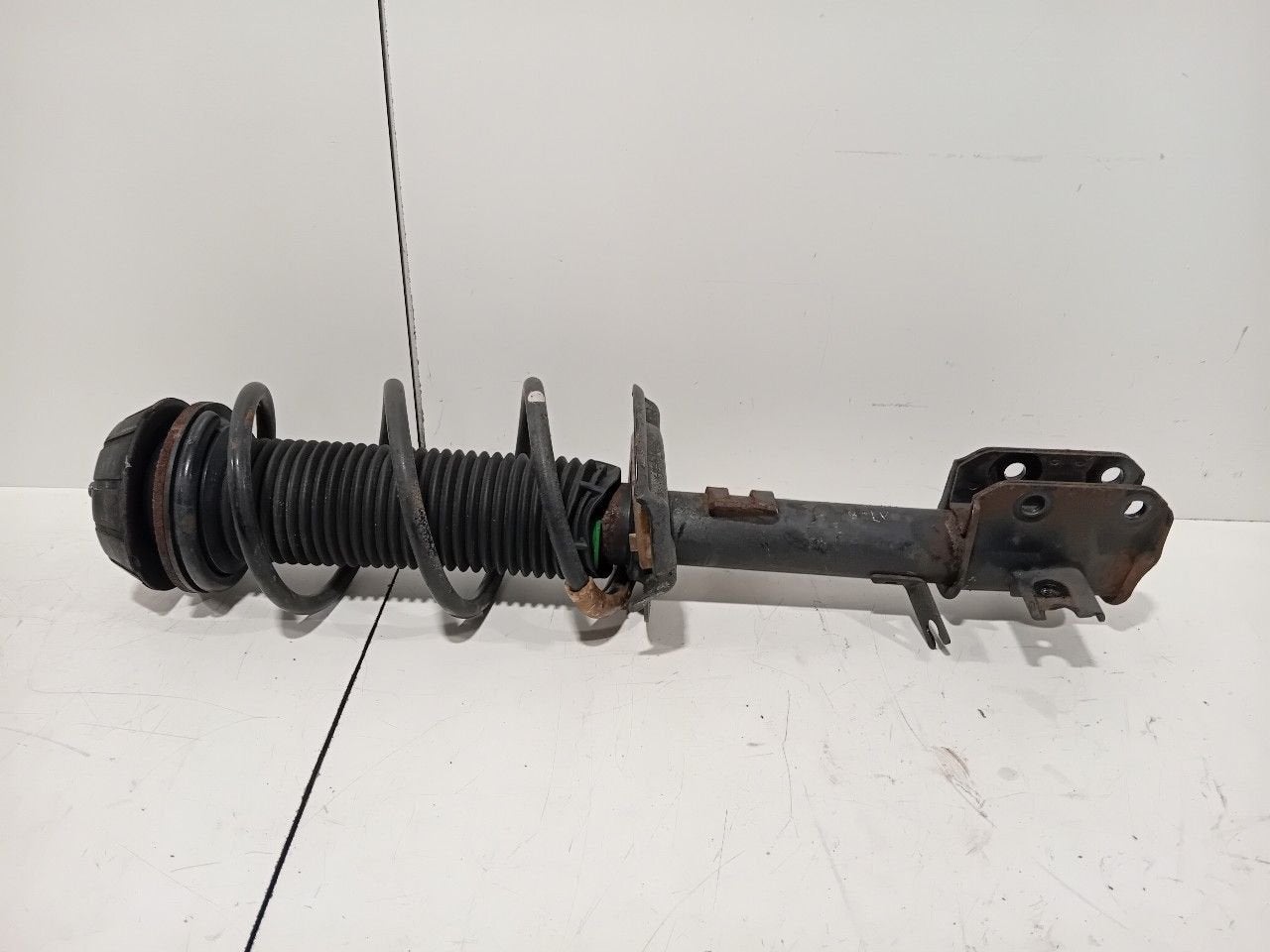 Veerpoot links voor Suzuki Swift, Onderdelen@venauto.nl, Van der Ven Autorecycling B.V., Gebruikt, Ettenseweg 76, 4706 PB Roosendaal, The Netherlands