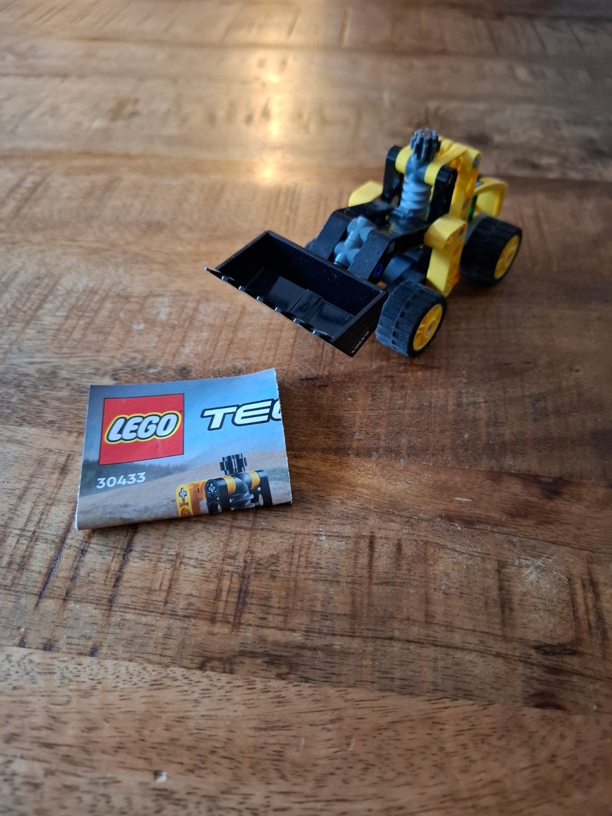 LEGO Technic Volvo Wiellader, Ophalen of Verzenden, Zo goed als nieuw, Overige merken