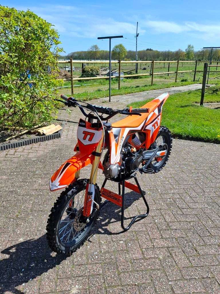 Ultra crossmotor, Zo goed als nieuw, 4 versnellingen, 125 cc, Ophalen of Verzenden