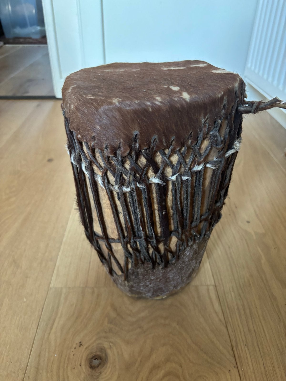 Traditionele Afrikaanse trommel uit Mwanza, Tanzania, Ophalen of Verzenden, Overige merken