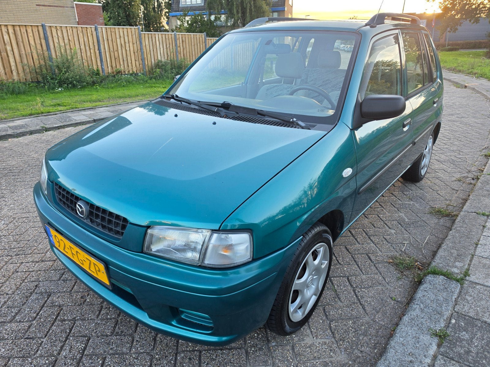 Mazda Demio 1.3 Comfort 2000 Groen, Voorwielaandrijving, 410 kg, Bedrijf, 1324 cc