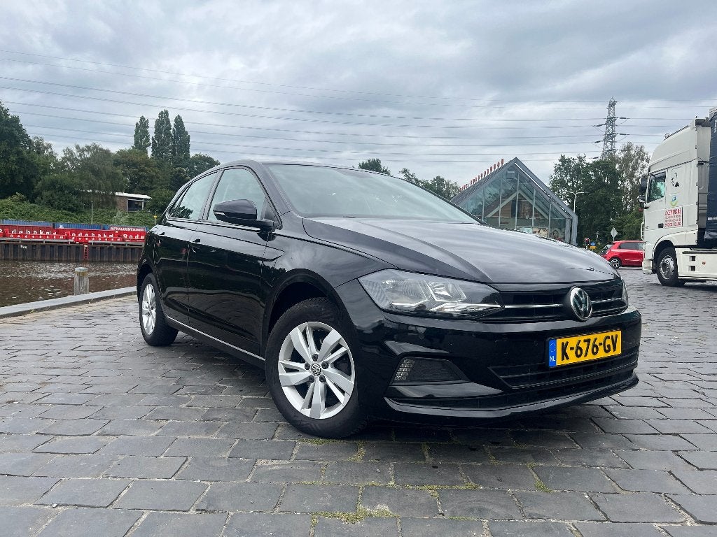 Volkswagen Polo 1.0 TSI 95pk 2018 Zwart, Voorwielaandrijving, 40 €/maand, Handgeschakeld, 570 kg