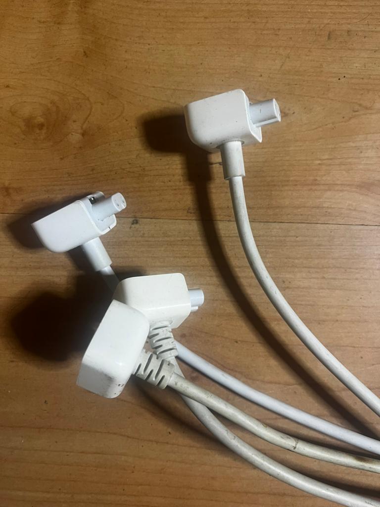 3 Apple Macbook Oplader Netsnoeren, Computers en Software, Apple Macbooks, Overige modellen, Overige groottes, Ophalen of Verzenden