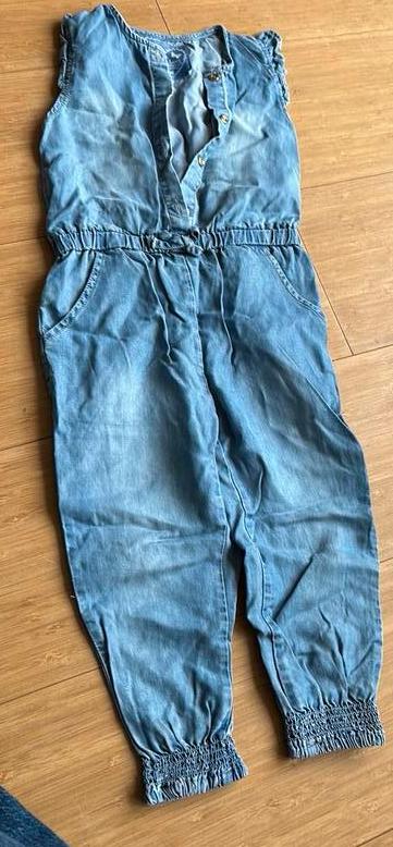 Mooie dunne spijkerjumpsuit 98, Kinderen en Baby's, Kinderkleding | Maat 98, Ophalen of Verzenden, Zo goed als nieuw, Jongen of Meisje
