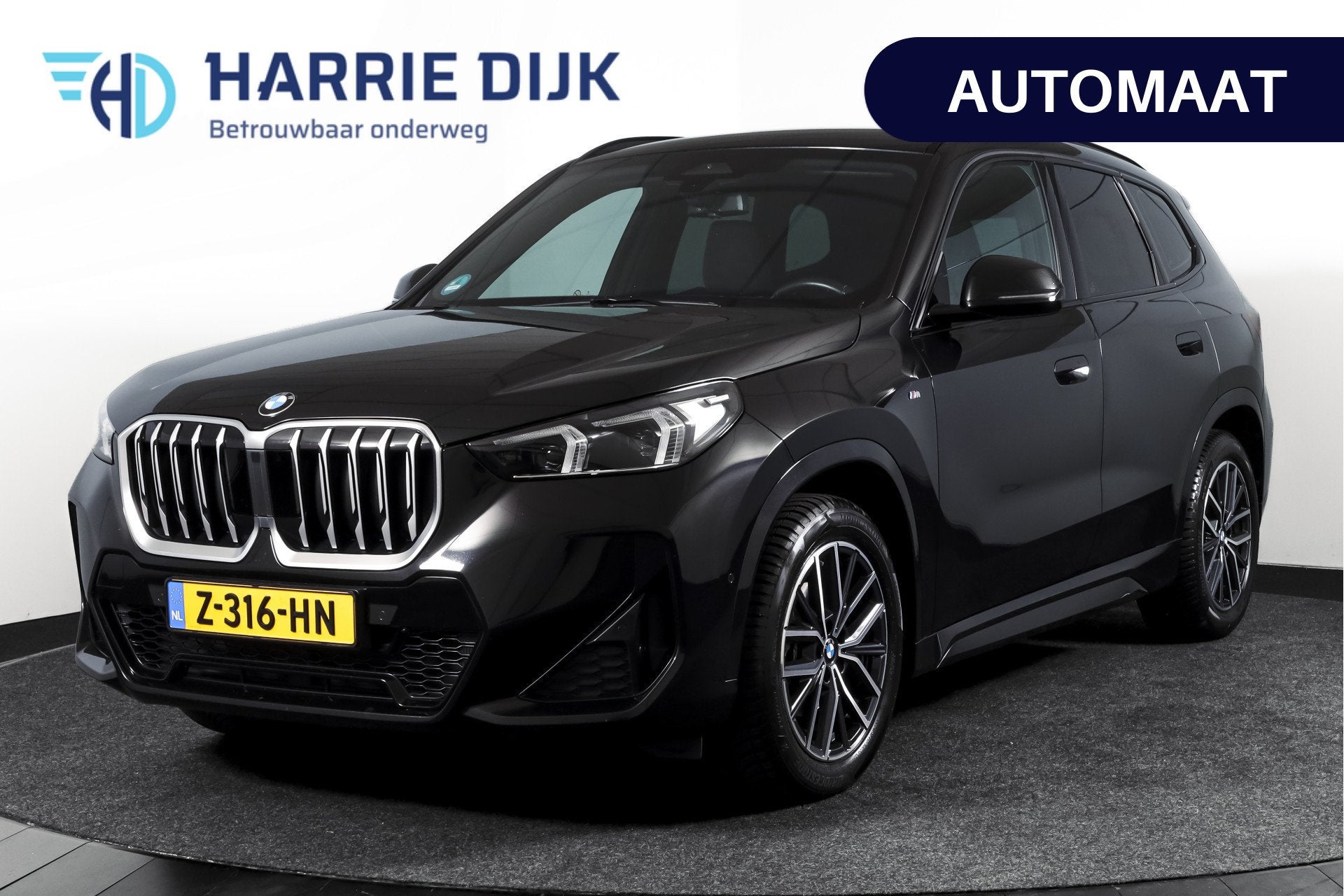 BMW X1 sDrive18i 136 PK | M-Sport | Afn. Trekhaak | Dig. Coc, Auto's, 136 pk, Gebruikt, Euro 6, Zwart