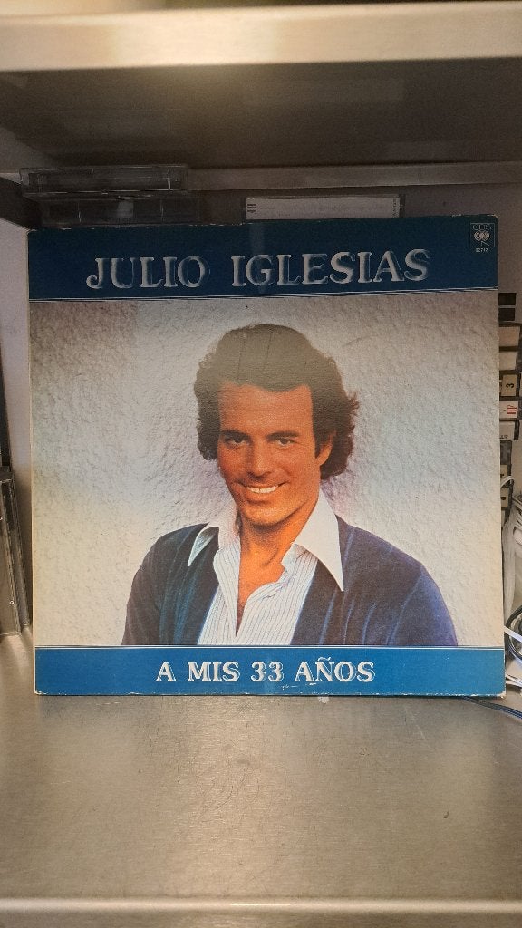 Julio Iglesias - A Mis 33 Años LP (1977)  Z269-98, LP, Pop, Ophalen of Verzenden, Zo goed als nieuw