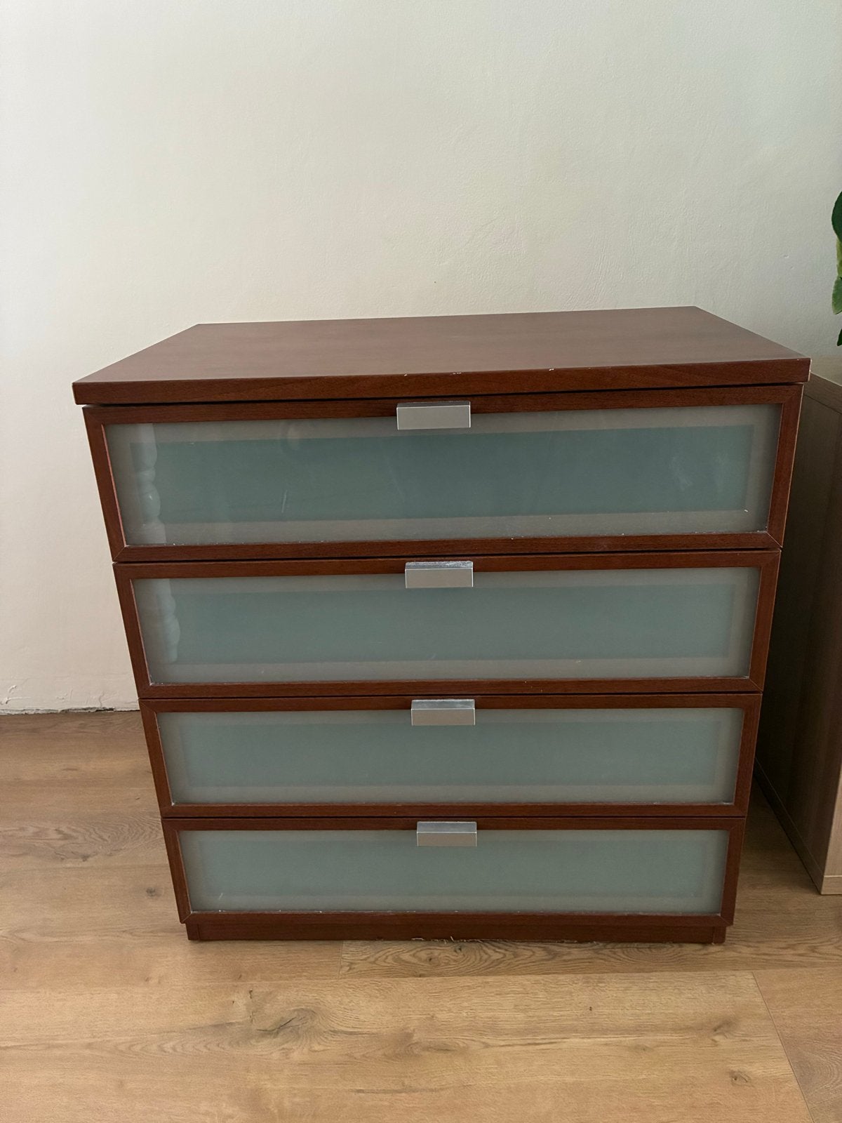 Ladekastje met melkglas - 4 lades; gratis af te halen, Ophalen, Gebruikt, 100 tot 150 cm, 50 tot 100 cm