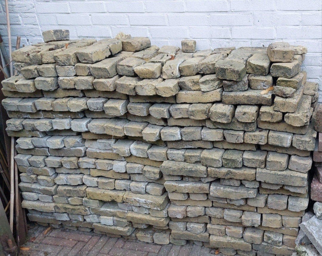 Friese geeltjes ( 5 duimers)
Zo'n 550 stuks., Doe-het-zelf en Verbouw, Metselstenen, Ophalen, Bakstenen