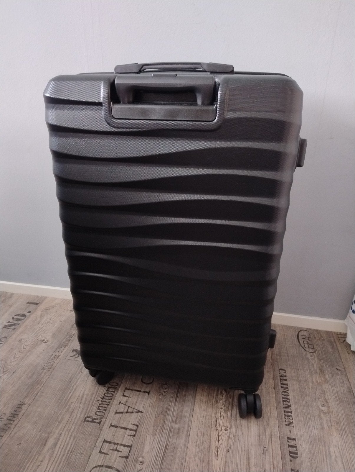 Nieuwe Zwarte Lichtgewicht Koffer L - 74x47x28 cm, Sieraden, Tassen en Uiterlijk, Koffers, Hard kunststof, Nieuw, 70 cm of meer
