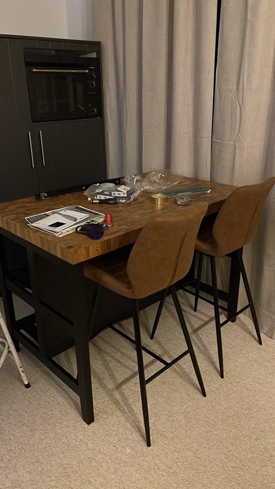 IKEA VADHOLMA Keukeneiland met 2 barkrukken, Ophalen, 100 tot 150 cm, Zwart, Zo goed als nieuw