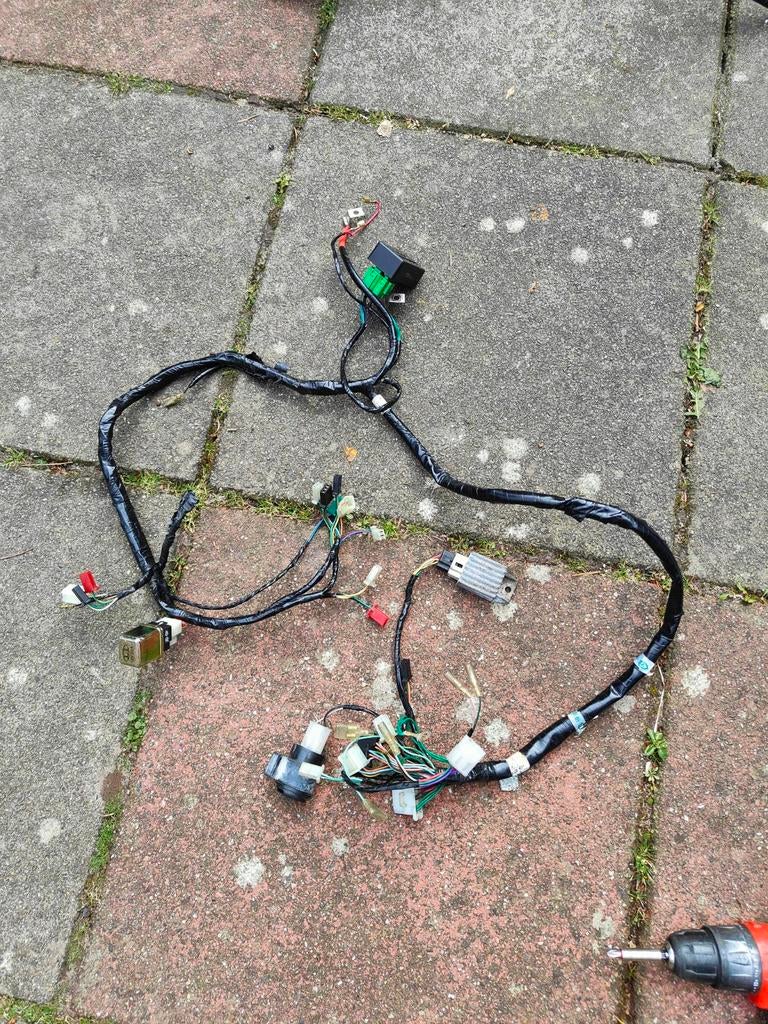 Sym mio 100cc kabelboom, Fietsen en Brommers, Brommeronderdelen | Scooters, Ophalen, Gebruikt, Overige typen, SYM