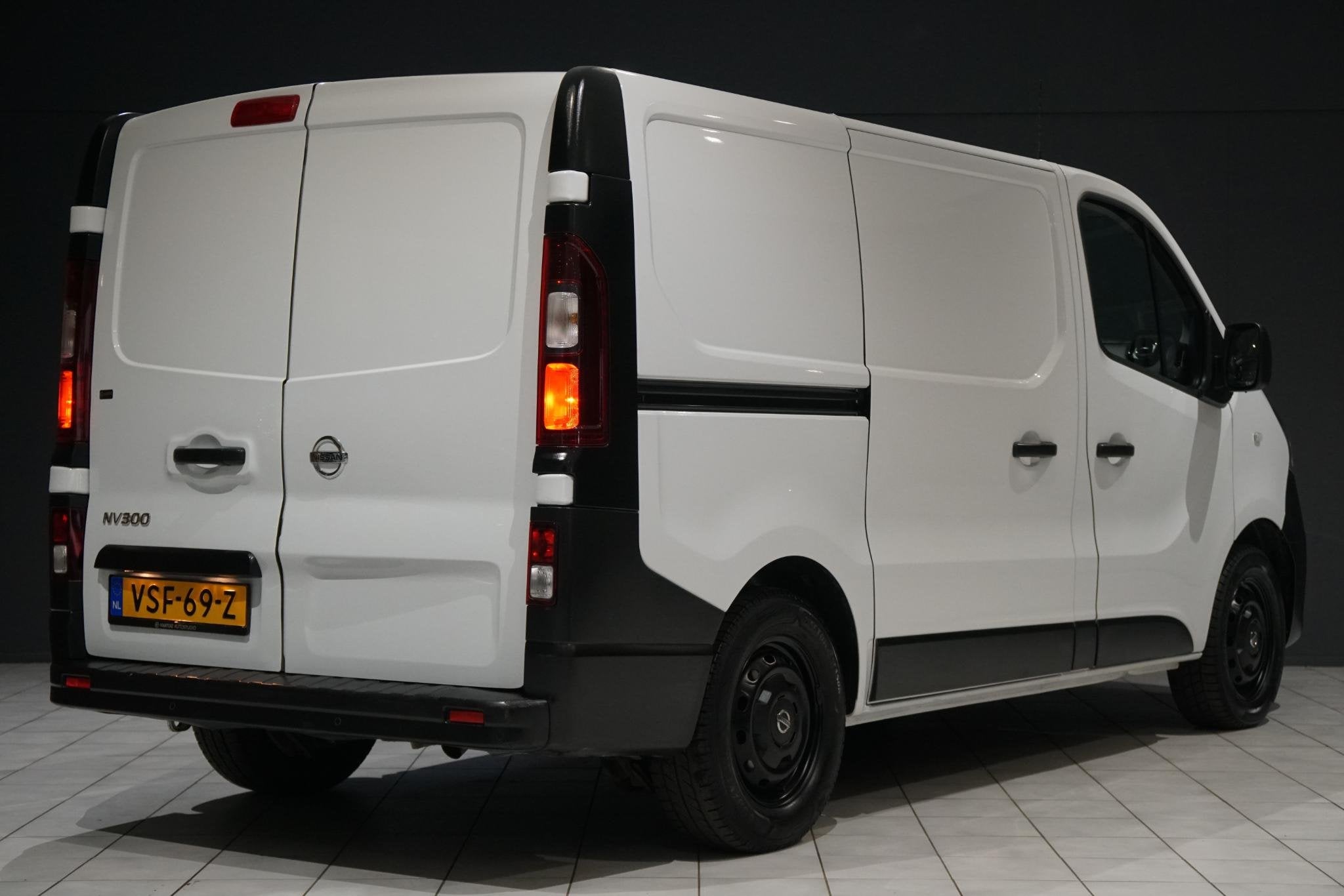 Nissan NV300 1.6 dCi 95 L1H1 Visia + INBOUW / OMVORMER / SEN, Voorwielaandrijving, Stof, Gebruikt, Euro 6