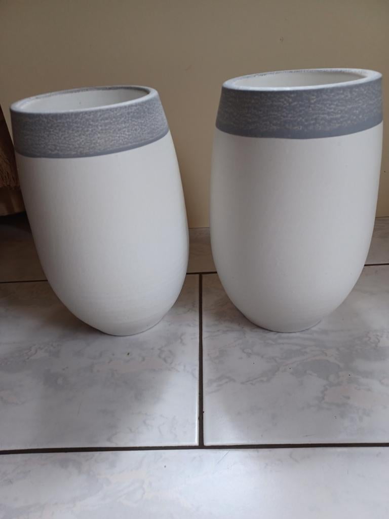 Set van 2 moderne bloempotten bloem pot vaas, Huis en Inrichting, Woonaccessoires | Vazen, Ophalen of Verzenden, Overige kleuren