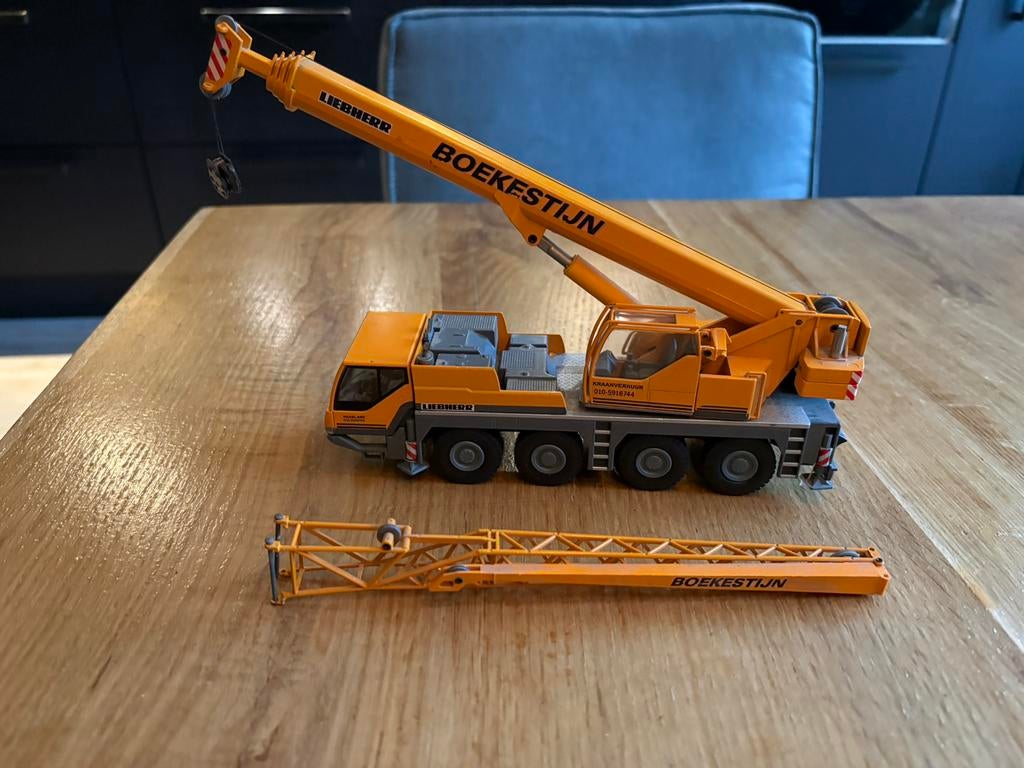 Conrad 1/50 2094 Liebherr LTM 1060/2 mobile crane Boekestijn, Hobby en Vrije tijd, Modelauto's | 1:50, Ophalen of Verzenden, Zo goed als nieuw