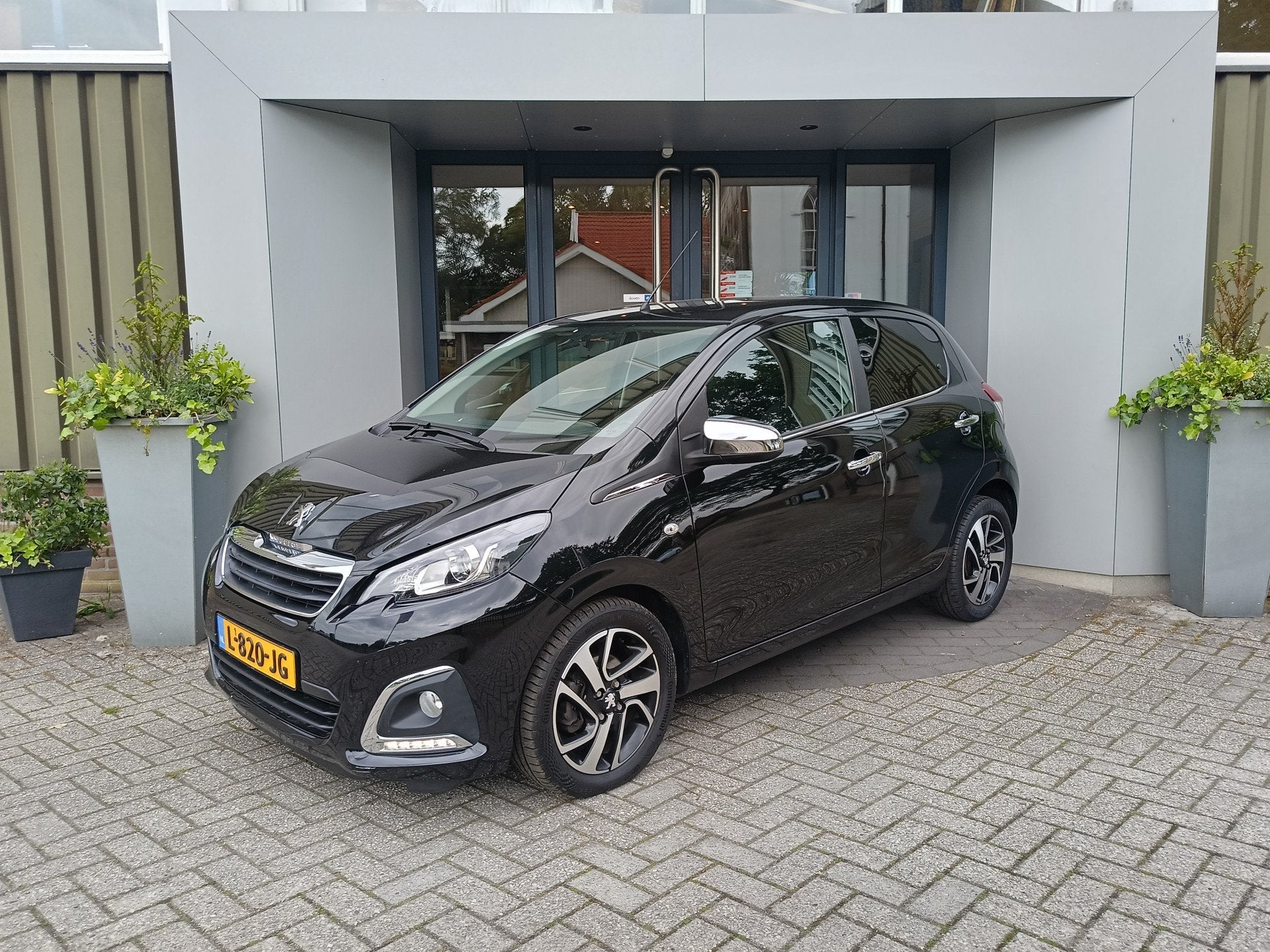 Peugeot 108 1.0 e-VTi Allure | BTW | Climate Controle | Came, Voorwielaandrijving, Euro 6, 4 stoelen, Zwart