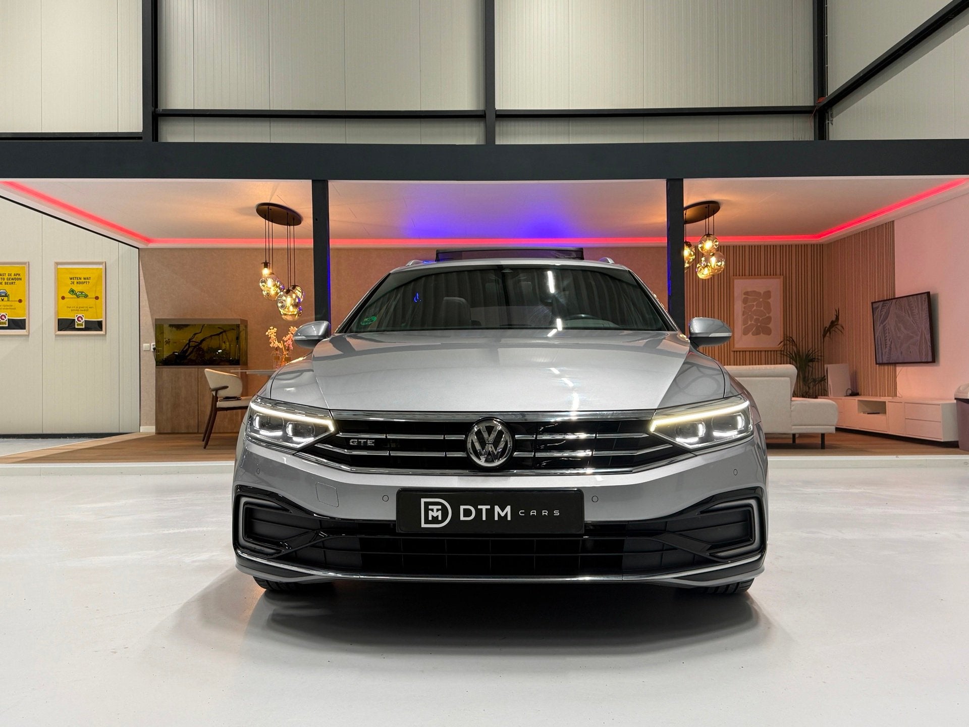 Volkswagen Passat Variant GTE 218pk DSG | Pano | Trekhaak |, Dealer onderhouden, 4 cilinders, Adaptive Cruise Control, Nieuw
