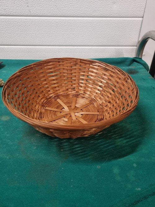 mand bamboe vintage rond, Huis en Inrichting, Woonaccessoires | Schalen en Manden, Ophalen of Verzenden, 'T Olde Gre-j, Info@toldegrej.nl