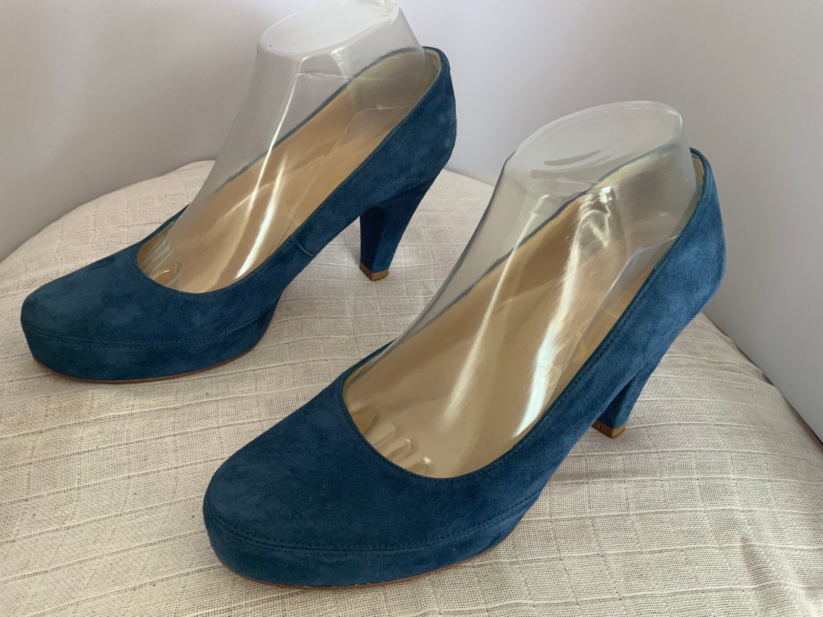 Unisa 39 blauw suede leren pump, Pumps, Blauw, Ophalen of Verzenden, Zo goed als nieuw