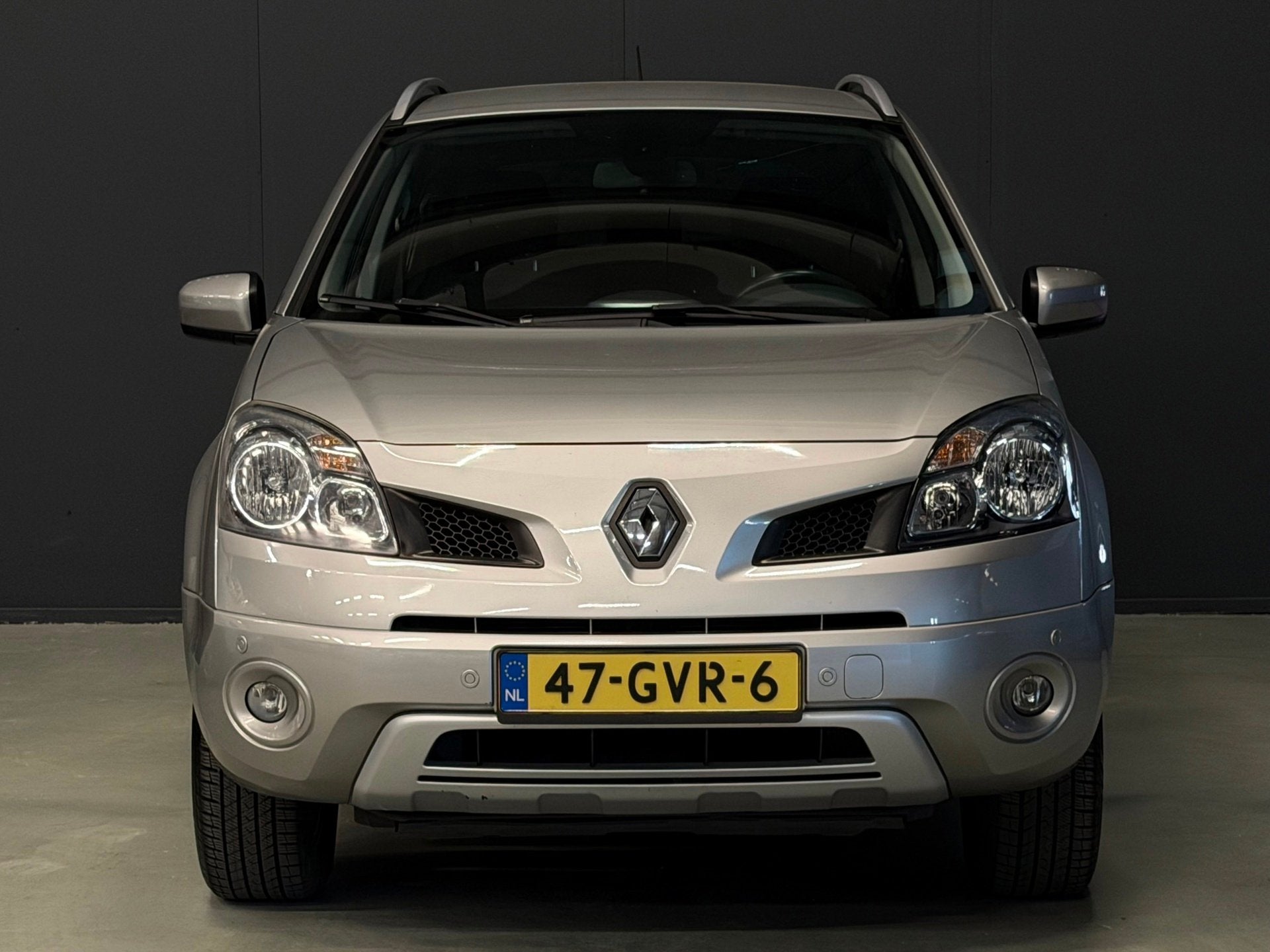 Renault Koleos 2.5 Dynamique Pack KEYLESS ENTRY-GO/CRUISE/IS, Gebruikt, Zwart, 4 cilinders, 2000 kg