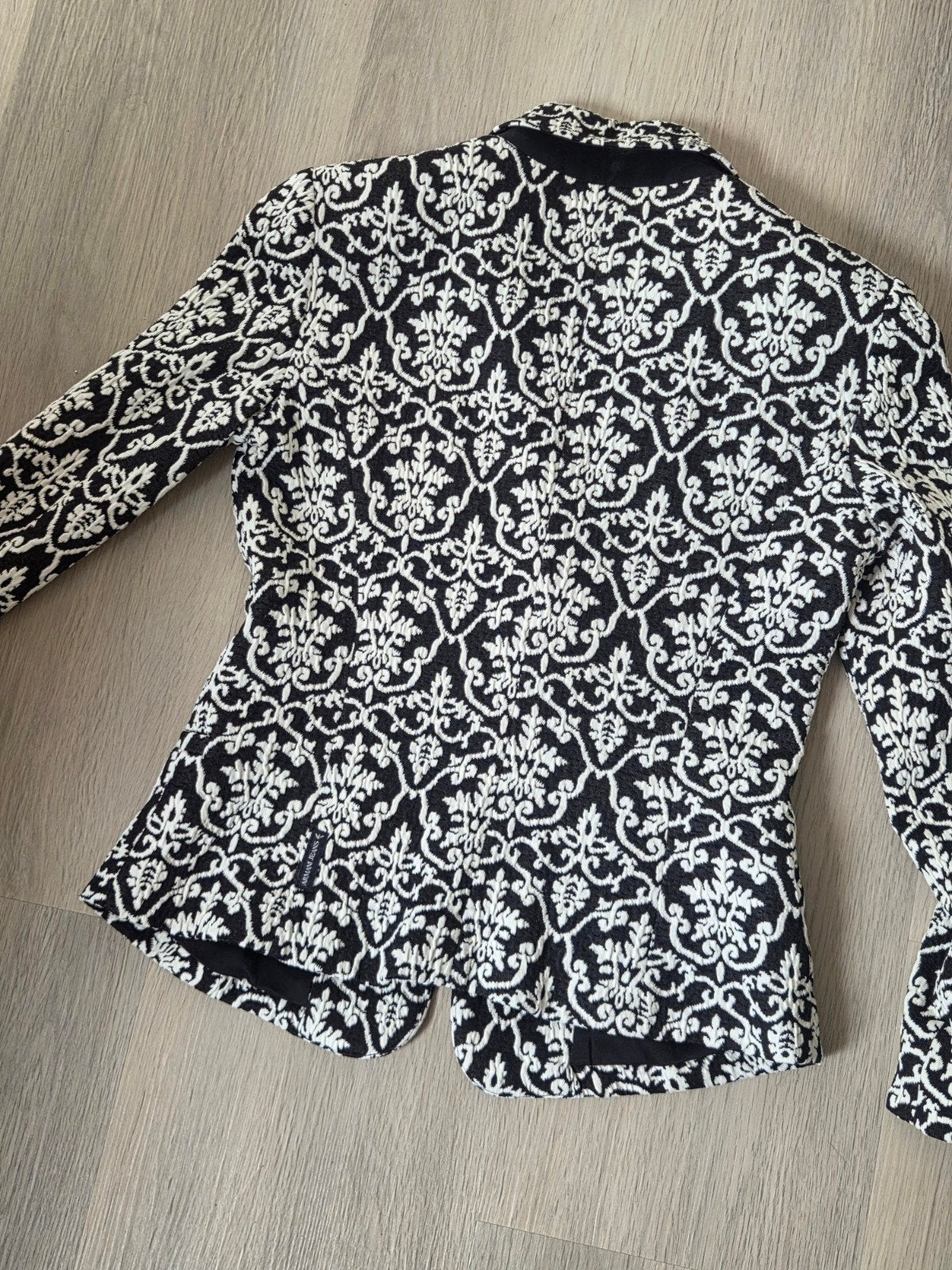 Armani Jeans Blazer zwart-wit barok patroon | IT 44 (valt S), Armani, Zwart, Ophalen of Verzenden, Zo goed als nieuw