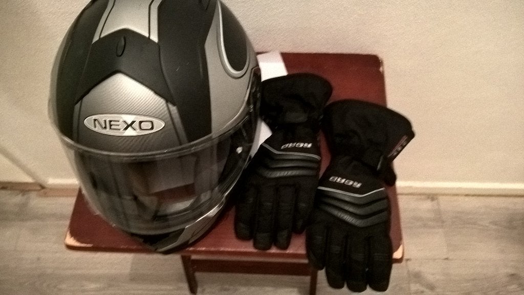TE koop aangeboden mooi motor helm.NEXO.met handschoenen., Fietsen en Brommers, Brommerhelmen, Ophalen of Verzenden, Gebruikt